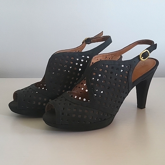 Clarks Heels - Picture 1 of 5